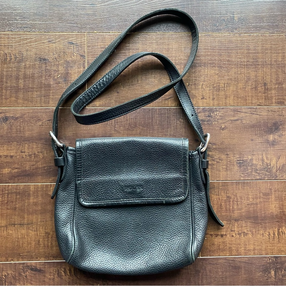 Roots Top Quality Grain Leather Black Crossbody Bag  
7 × 8 inches